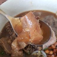 สุน เจ้าเก่า 牛肉面 สาขาโคราช