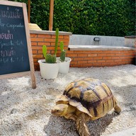 GOOD GOOSE กาแฟและขนม -