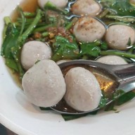 ร้านก๋วยเตี๋ยวยีเจ เนื้อตุ๋น หมูตุ๋น ❤