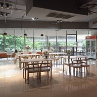 บรรยากาศ Sol bar Bts Ari -