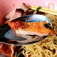 ร้านอาหารพูลเลิศ เจริญรัถ