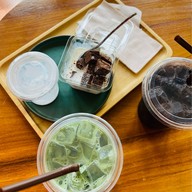 GOOD GOOSE กาแฟและขนม -