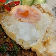 สะใภ้ใต้ อารีย์