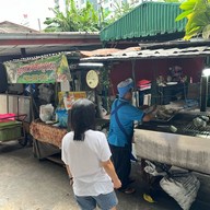 นายหงษ์ ปลาเผา