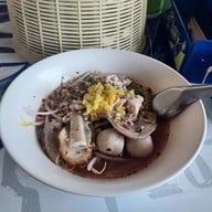 เมนูของร้าน ก๋วยเตี๋ยวหมูต้มยำตำลึงตาเบิร์ด (หน้าวัง)