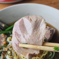 นำเพชร ก๋วยเตี๋ยวเนื้อ-หมู เพชรบุรี