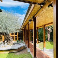 GOOD GOOSE กาแฟและขนม -