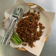 เมนูของร้าน กะเพราชนบท (กะเพราโบราณ)