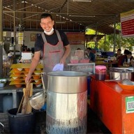 ก๋วยเตี๋ยวเรือ ป.ประทีป โพธิ์แจ้ ร้านพี่โต้ง