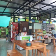 บรรยากาศ นำเพชร ก๋วยเตี๋ยวเนื้อ-หมู เพชรบุรี