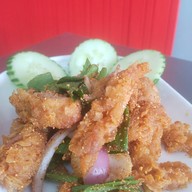 อิ่มข้าวมันไก่ ต้มยำน้ำข้น  ข้าวต้มปลากะพง กุ้งอบวุ้นเส้น หมี่กระเฉด โครงการร่มไทรร่มไทรวอร์ค โครงการร่มไทรวอร์ค