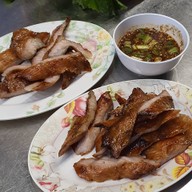 ร้านลาบแม่อุทัย