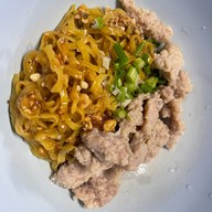 โกบู้รสซิ่ง ก๋วยเตี๋ยวหมูต้มยำ ใข่ลวก สาขา 1 นวมินทร์8 , เสรีไทย 7