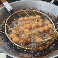 ไส้กรอกอีสานตลาดน้ำวัดตะเคียน