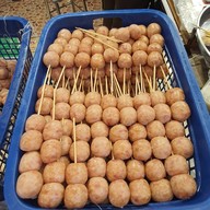 ไส้กรอกอีสานตลาดน้ำวัดตะเคียน