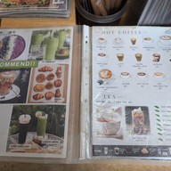 Living A Dream   กาแฟอ่างแก้ว