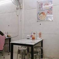 บรรยากาศ ข้าวต้มปลากิมโป้ บรรทัดทอง