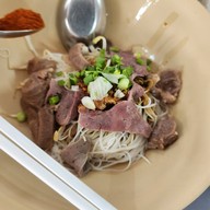 ลูกชิ้นอนามัย ซอยศูนย์วิจัย (ข้าง รพ.กรุงเทพ)