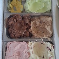 สายฝน นมสด