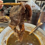 เสือตุ๋น ก๋วยเตี๋ยวเรือน้ำตก เนื้อวากิว เสม็ด ชลบุรี