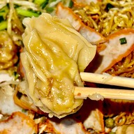 ก๋วยเตี๋ยวป๊อกๆ ซอยสารพัดช่าง (ลูกสาวลุงชัย)