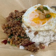 เมนูของร้าน ก็เพราะ กะเพรา ลาซาล