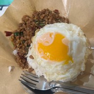 เมนูของร้าน ก็เพราะ กะเพรา ลาซาล