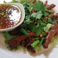 เมนูของร้าน ก๋วยเตี๋ยวเดินดง สำนักงานใหญ่