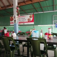 บรรยากาศ ร้านข้าวซอยป้าหลอย
