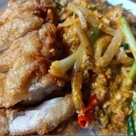 ร้านตาหวาน อาฉีไก่ทอด ตลาดน้อย