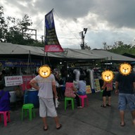 หน้าร้าน ช.หอยทอดออส่วน ตลาดโต้รุ่ง องค์พระปฐมเจดีย์