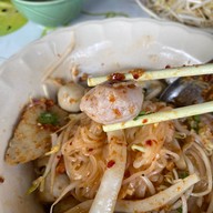 ก๋วยเตี่ยวลูกชิ้นปลานายแกละ ตลาด 100 ปี บ้านใหม่ ฉะเชิงเทรา ตลาดบ้านใหม่ 100 ปี