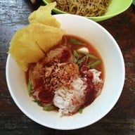 เมนูของร้าน ก๋วยเตี๋ยวเดินดง สำนักงานใหญ่