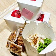 EVERYDAY :D หมี่กล่องเอฟเวรี่เดย์ (เส้นหมี่ไก่ฉีก) Chicken noodles -