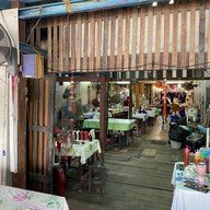 ก๋วยเตี่ยวลูกชิ้นปลานายแกละ ตลาด 100 ปี บ้านใหม่ ฉะเชิงเทรา ตลาดบ้านใหม่ 100 ปี