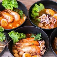 ข้าวไข่ข้นซอสสุกี้ ห่อหมกทะเลไข่ข้น ฟรีพริกน้ำปลา พริกน้ำปลาทำเองโคตรแซ่บ ข้าวเมนูอื่นก็มีนะคะ