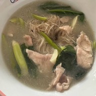 ราดหน้ายอดผักนายฮ้อ