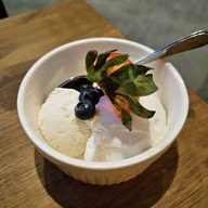 Earth House By The Earthling Cafe