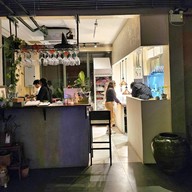 Earth House By The Earthling Cafe