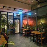 Earth House By The Earthling Cafe