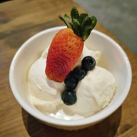 Earth House By The Earthling Cafe