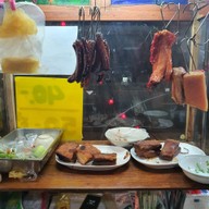 บะหมี่เกี๊ยวหมูแดงหมูกรอบ อิสรภาพ