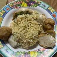 เมนูของร้าน เม้งโภชนา ลูกชิ้นปลา เย็นตาโฟ พหลโยธิน พหลโยธิน