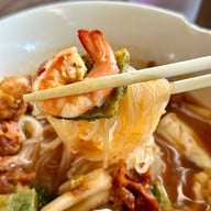 เมนูของร้าน ป้าตุ่มก๋วยเตี๋ยวแกงส้ม บ้านฉาง จ.ระยอง