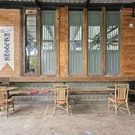 Adamus Cafe by the river