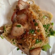 เมนูของร้าน สว่าง บะหมี่ก้ามปู sawang noodle (MICHELIN GUIDE)  สี่พระยา (Si Phraya)