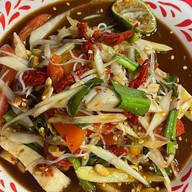 ลาบยโส ขมแป๋ตาย by ทรายมูล ฝั่งตรงข้ามโรงอาหารรามา