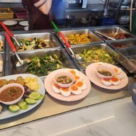 เมนูของร้าน ข้าวแกงบ้านใหญ่ ปตท. บ้านใหญ่ กม. 58