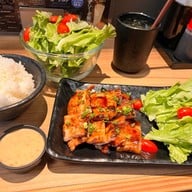 เมนูของร้าน โอฮาชิ ข้าวหน้าหมูย่างถ่าน อารีย์