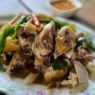 ร้านก๋วยเตี๋ยวเป็ดริมคลอง อ่างทอง